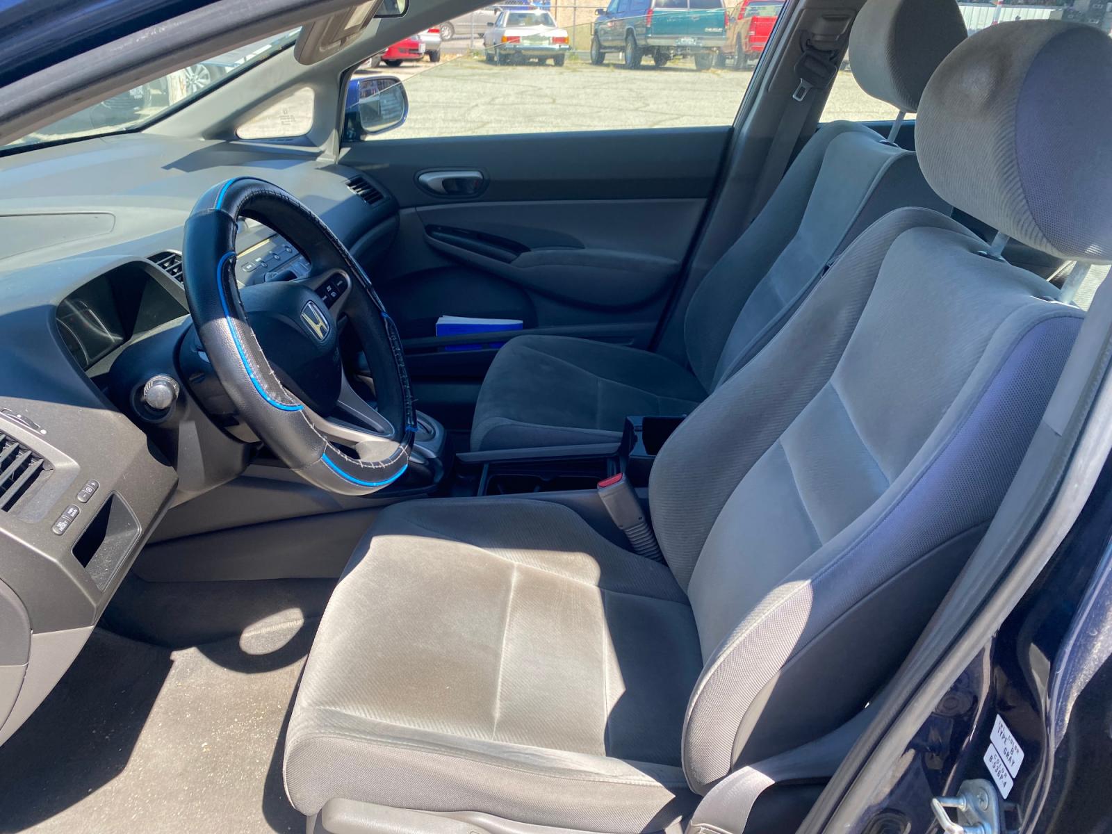 2009 Honda Civic (2HGFA16529H) , AUTOMATIC transmission, located at 44356 Date Ave., Lancaster, CA, 93534, (661) 945-6555, 34.688919, -118.139374 - Photo #3